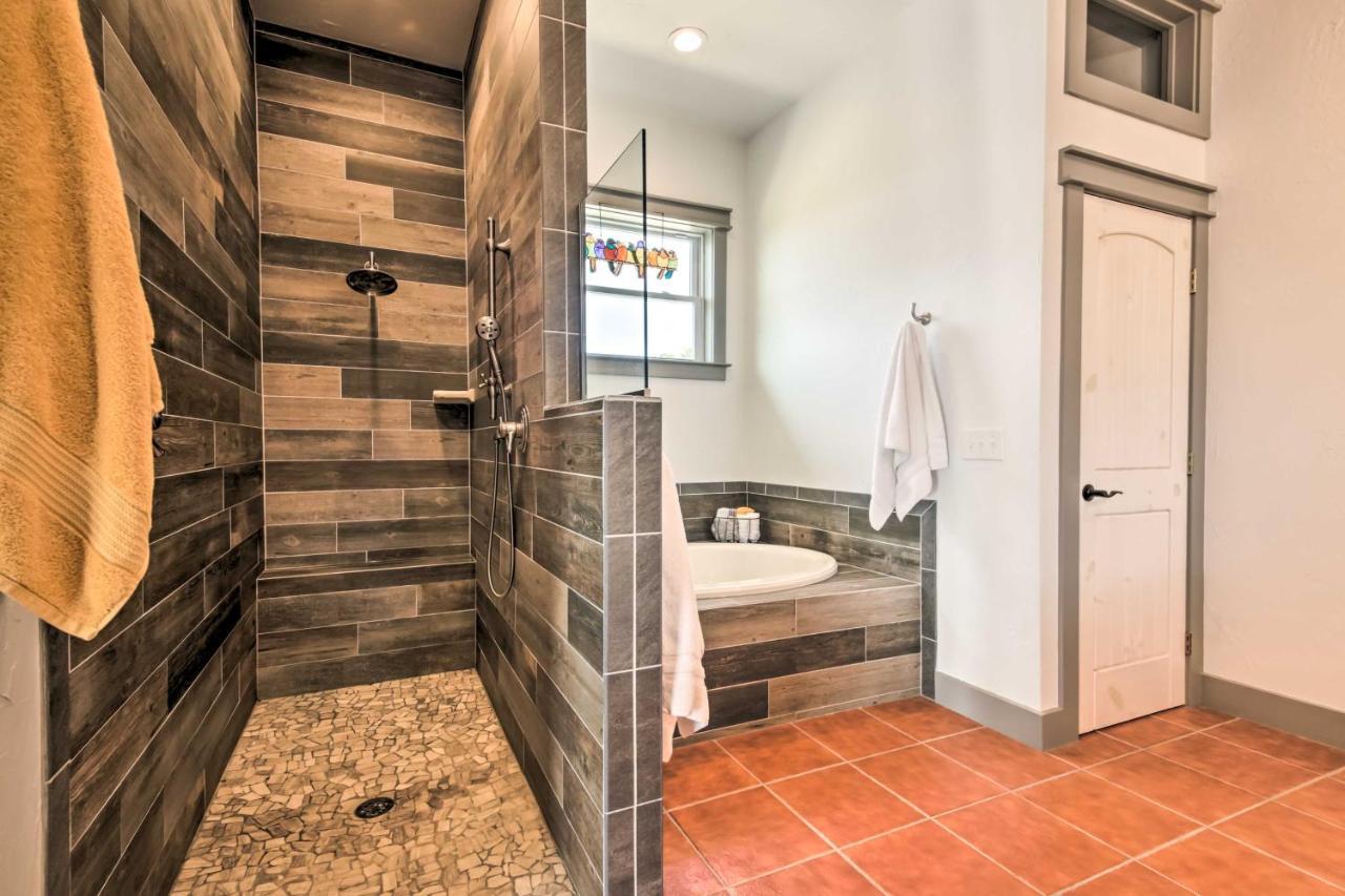 Ladera Wimberley Estate On 13 Acres With Hot Tub Villa Bagian luar foto